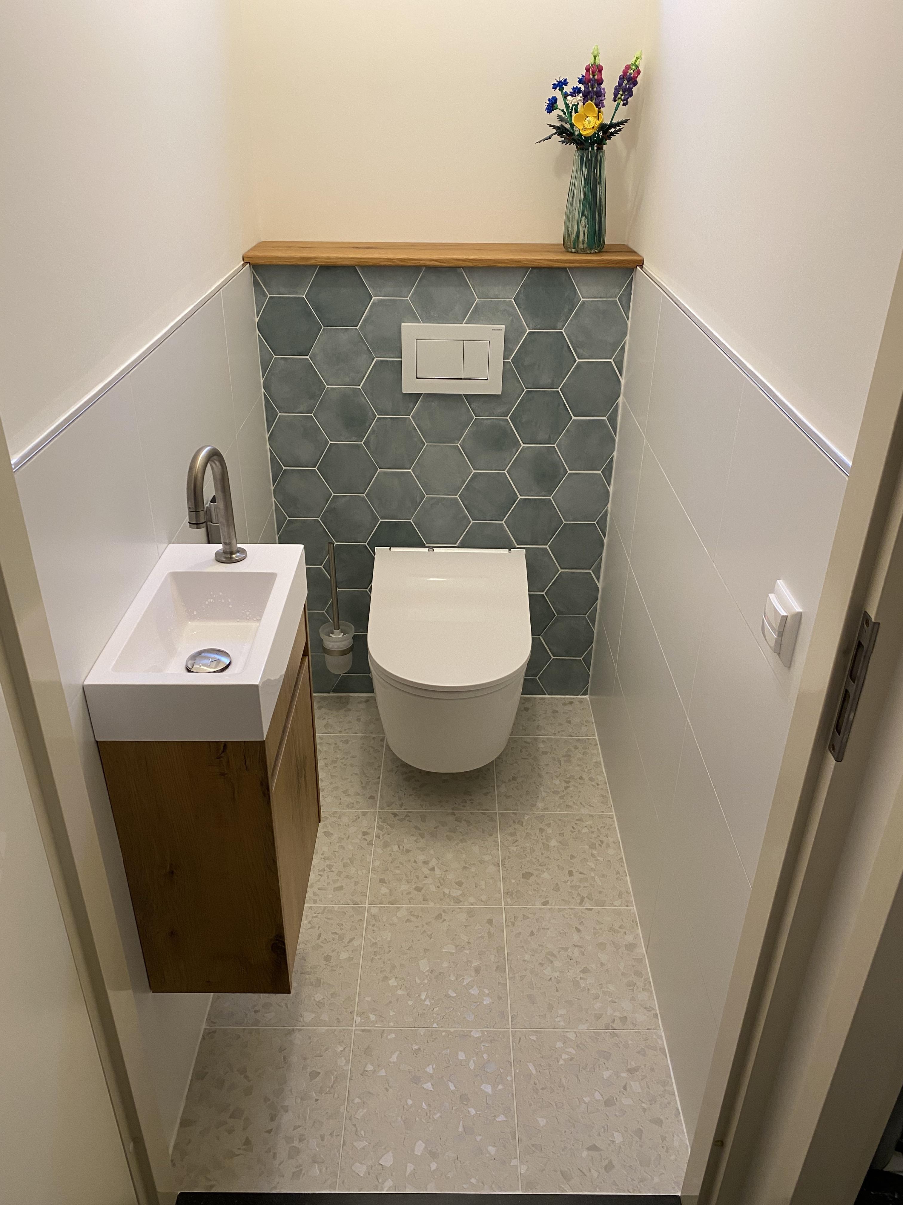 Kitwerk in een toilet | De Groot Kitwerken